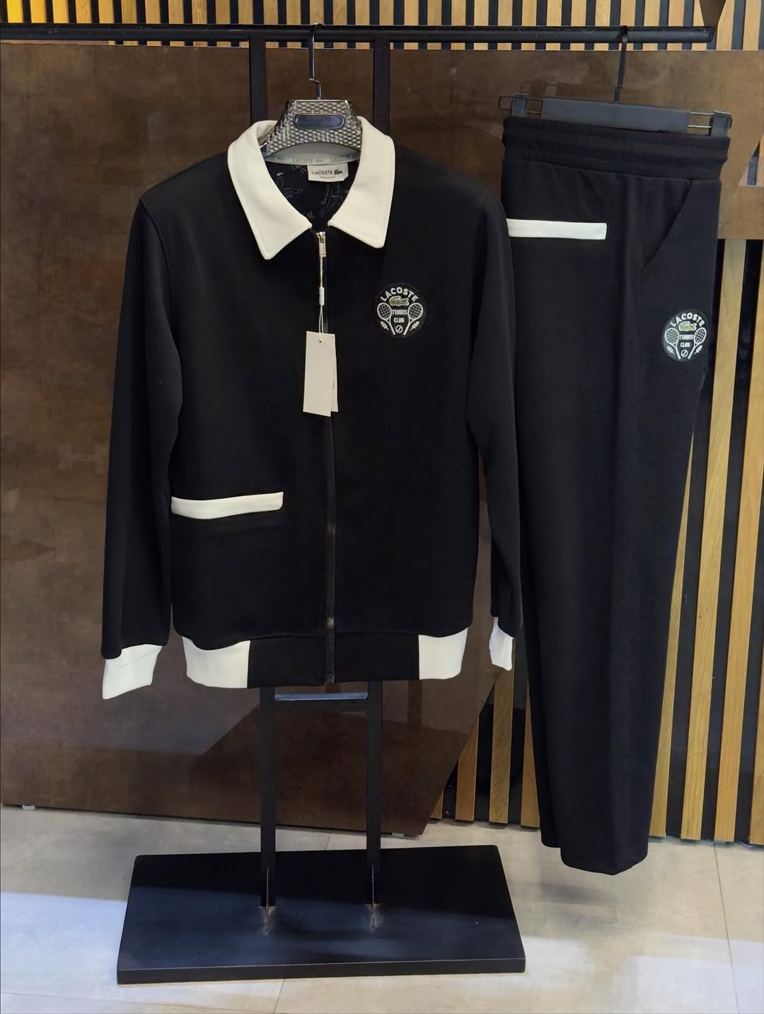 Ensemble Tennis Lacoste Vintage – Édition “Old Money”