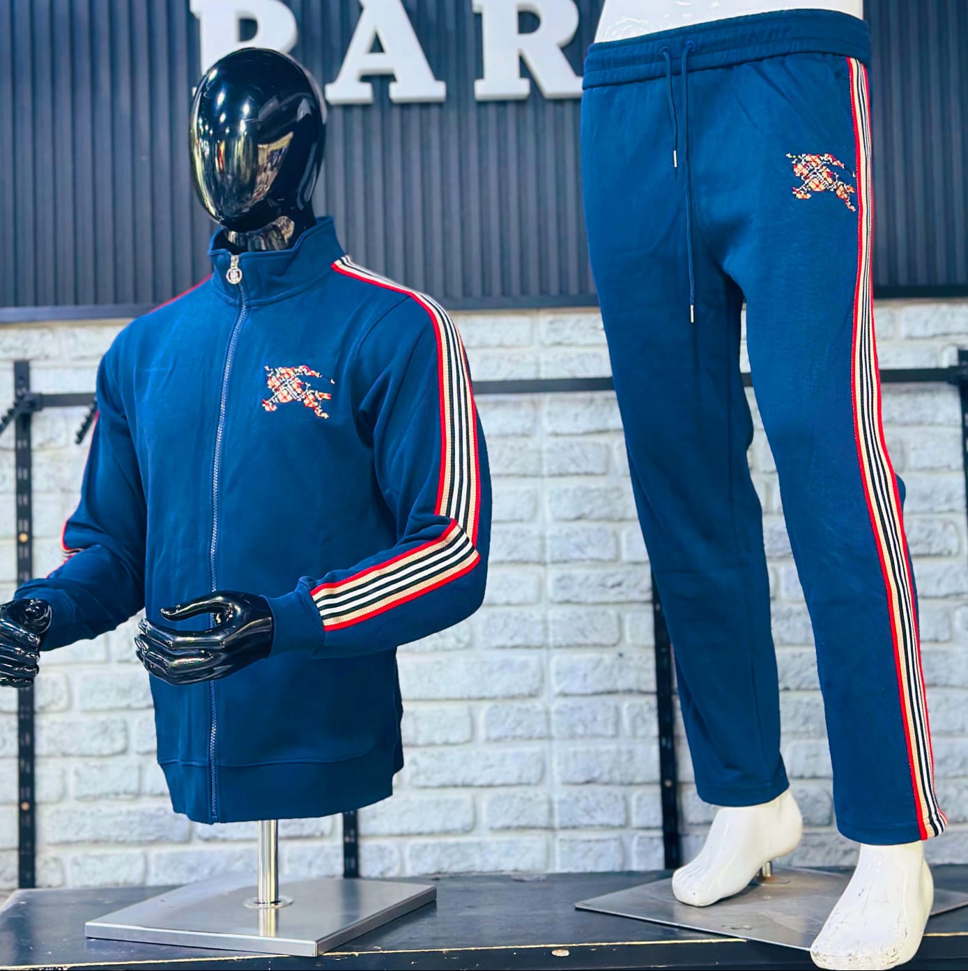 Ensemble BURBERRY  –  Elite “ Royal Legacy ”